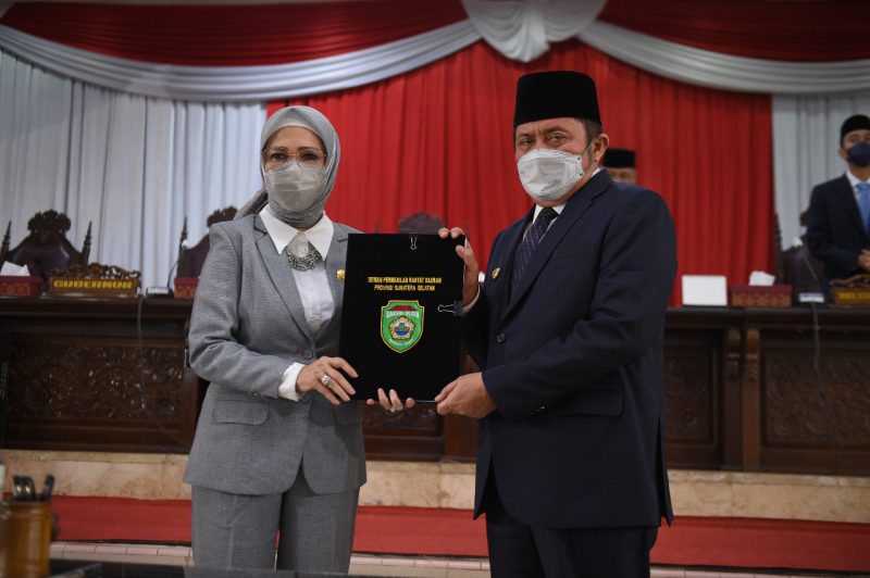 DPRD Sumsel Sampaikan Rekomendasi dan Terima LKPJ Gubernur TA 2020
