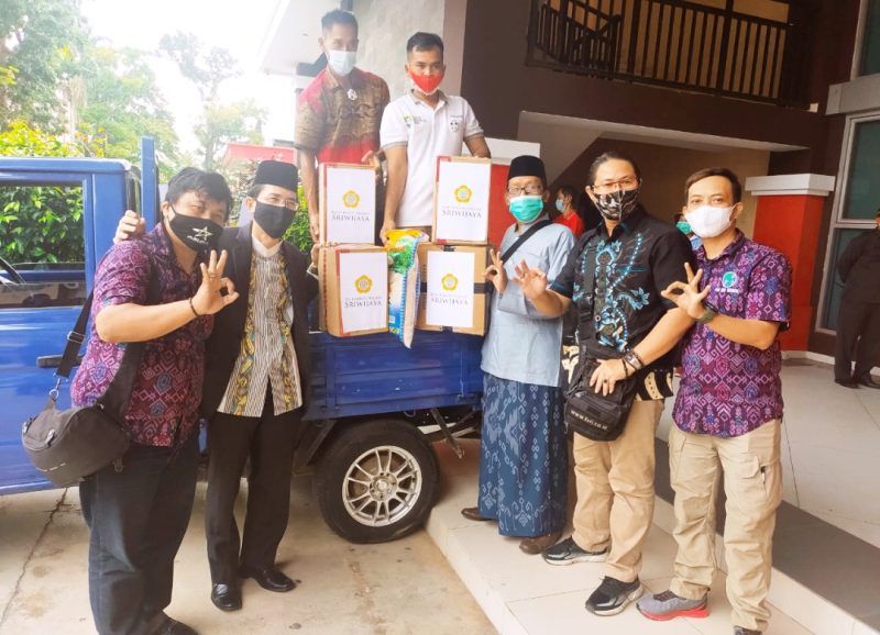 Politeknik Negeri Sriwijaya (Polri) bersama PT Bukit Asam Tbk dan Ikatan Wartawan Online Sumatera Selatan (IWO Sumsel) menyelenggarakan bakti sosial (Baksos) kepedulian terhadap Panti Asuhan secara Virtual di Gedung Pendidikan Polsri Palembang, Jumat (7/5/21).