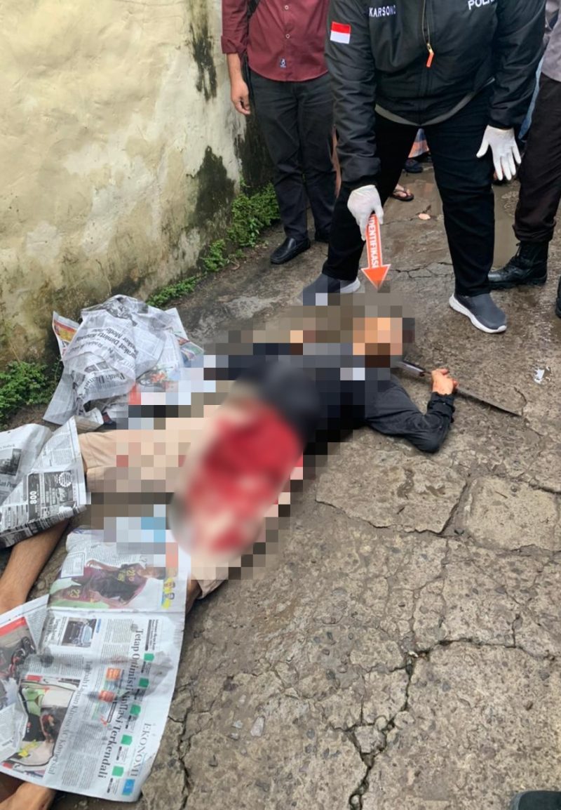 Petugas piket SPKT, Identifikasi dan piket Reskrim Unit Pidsus serta Polsek SU I langsung mendatangi tempat kejadian perkara (TKP) kemudian jenazah dilarikan ke kamar mayat RS Bhayangkara Palembang untuk divisum.