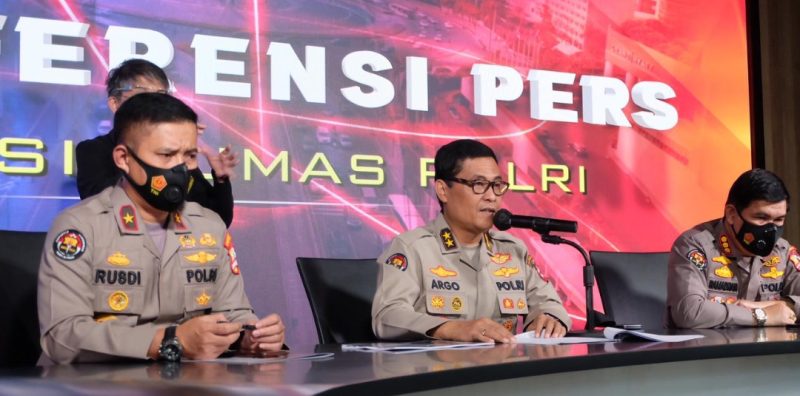 Kadiv Humas Polri Irjen Argo Yuwono dalam konferensi pers 100 hari kinerja Kapolri, di Gedung Humas Polri, Jakarta Selatan, Senin (17/5/2021).
