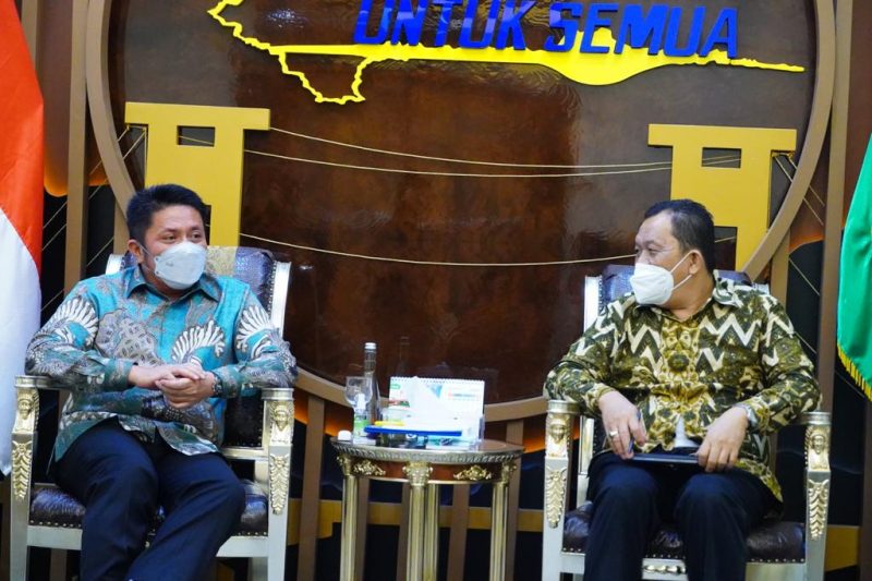 Gubernur  Sumatera Selatan (Sumsel) H Herman Deru mengharapkan Badan Pusat Statistik (BPS) Sumsel  memberikan saran dan masukan ke Pemerintah Daerah (Pemda) berupa data yang dapat dijadikan acuan untuk menentukan arah mengambil kebijakan dalam proses jalannya pembangunan.
