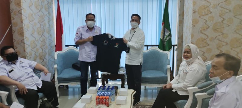 Ratu Dewa menerima kunjungan pengurus KORMI Palembang di ruang kerjanya Kamis,(10/6/2021).