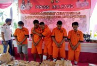 Lima tersangka pencurian Komputer di sejumlah sekolah tingkat SMP dan SMA di Kabupaten Ogan Ilir dan lintas Provinsi berhasil diungkap Polres Ogan Ilir. 