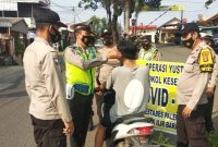 Mang Pedeka Serbu Kampung Zona Merah Bukit Lama