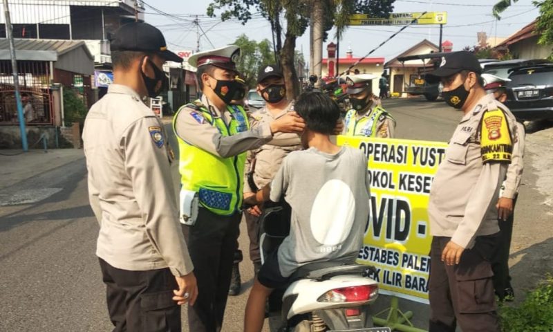 Mang Pedeka Serbu Kampung Zona Merah Bukit Lama