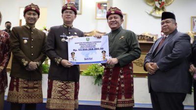 Gubernur Sumatera Selatan (Sumsel) H Herman Deru hadir langsung dalam sidang paripurna istimewa DPRD Kota Pagar Alam dalam rangka memperingati Hari Jadi Kota Pagar Alam ke-20 tahun 2020, Senin (21/6).