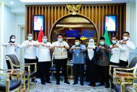 Gubernur Sumsel H.Herman Deru secara tegas mengingatkan agar Panitia Seleksi (pansel) Komisi Penyiaran informasi Daerah (KPID) Sumsel untuk bekerja secara independen dan transparan.