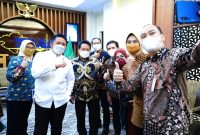 Gubernur Sumsel H Herman Deru menerima Hery Gunardi selaku Direktur Utama PT Bank Syariah Indonesia (BSI) Tbk, di Ruang Tamu Gubernur Sumsel (11/6) Jumat.