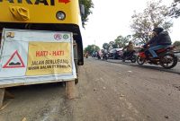 Ruas jalan rusak di Palembang