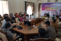 Wali kota Palembang, H Harnojoyo saat bertemu dengan zuriat Kiai Marogan  terkait sengketa Pulau Kemaro, Selasa (29/6) di Rumah Dinas Wali kota Palembang di Jalan Tasik, Palembang