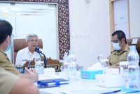 Wakil Gubernur Ir H Mawardi Yahya membuka rapat pembahasan Dana Alokasi Khusus (DAK) Fisik Triwulan Tahun 2021 secara virtual di command center Kantor Gubernur, Selasa (27/7) pagi.