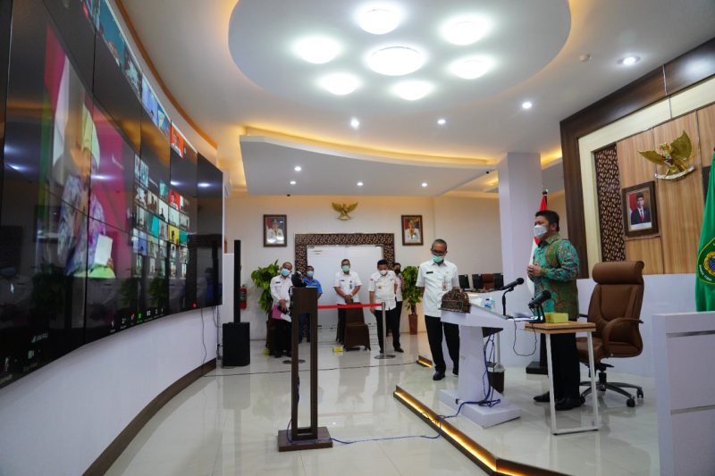 Gubernur Sumsel H Herman Deru Herman Deru menjadi narasumber pada silaturahmi Saudagar Melayu yang diselenggarakan Lembaga Adat Melayu Riau dan bekerjasama dengan Provinsi Riau yang digelar secara virtual di Command Center Kantor Gubernur Sumsel, Rabu (28/7).