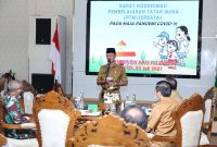 Walikota Palembang H Harnojoyo saat memimpin rapat persiapan sekolah tatap muka, Senin (5/7)