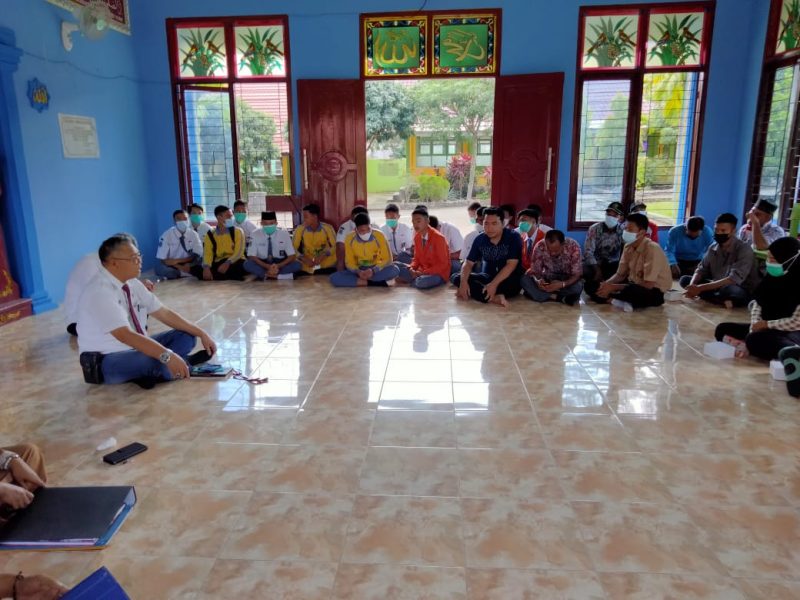 Puluhan siswa kelas XI SMAN 1 Indralaya Selatan dinyatakan tidak naik kelas pada tahun ajaran kali ini. Akibatnya, puluhan wali siswa memprotes dan mempertanyakan kinerja sekolah tersebut.