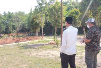 Walikota Harnojoyo tinjau langsung dan memastikan lahan pemakaman korban COVID dilengkapi penerangan, Sabtu 17 Juli 2021.