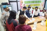 Direktorat Reserse (Ditreserse) Narkoba Polda Sumsel kembali memusnahkan barang bukti narkoba. Kali ini barang bukti narkoba jenis sabu sabu yang dimusnahkan hanya 541, 93 gram (54,19 Kilogram). Sabu sabu ini disita dari lima orang tersangka yang ditangkap selama sepanjang Juli 2021.