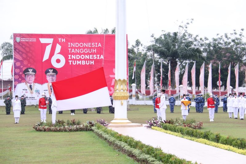 Upacara Kemerdekaan Republik Indonesia ke 76 di Griya Agung Palembang, Selasa (17/8/2021)