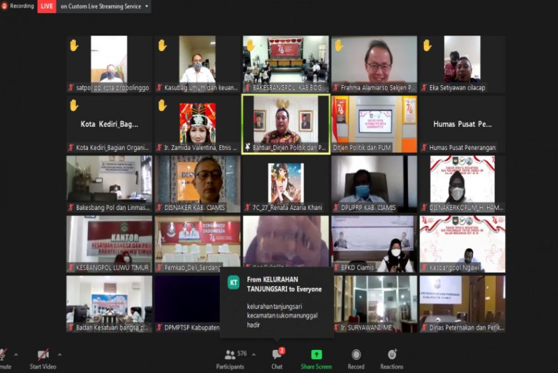 Dirjen Pol dan PUM Bahtiar saat memberi sambutan pada gelaran Parade Budaya Nusantara dan Perlombaan Tiktok Prokes 5M
