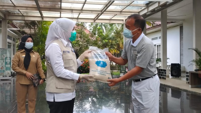 150 ton beras bantuan Budha Tzu Chi mulai didistribusikan di Kota Palembang 