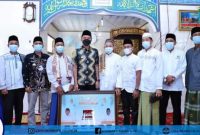 Bupati Ogan Ilir Panca Wijaya Akbar (PWA) SH didampingi Camat Lubuk Keliat, Kepala Desa Payalingkung gelar Giat safari Jum'at di Masjid Miftahul Hidayah, Jumat (30/7/2021).