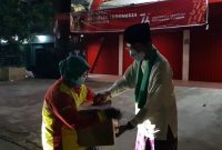 Perhatian Walikota Palembang H Harnojoyo kepada masyarakatnya tak pernah pudar, saat pukul 04.30 WIB pandangannya tertuju pada warga yang telah memulai aktivitas untuk mengais rezeki di jalan R Sukamto dan Residen Abdul Rozak, Rabu (18/8/2021).