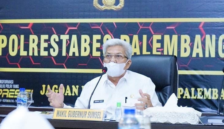 Wagub Sumsel Mawardi Yahya hadiri Rakor tindak lanjut arahan Presiden RI tentang PPKM yang dilaksanakan di Aula Cendrawasih Polrestabes Kota Palembang, Selasa (10/8) pagi.