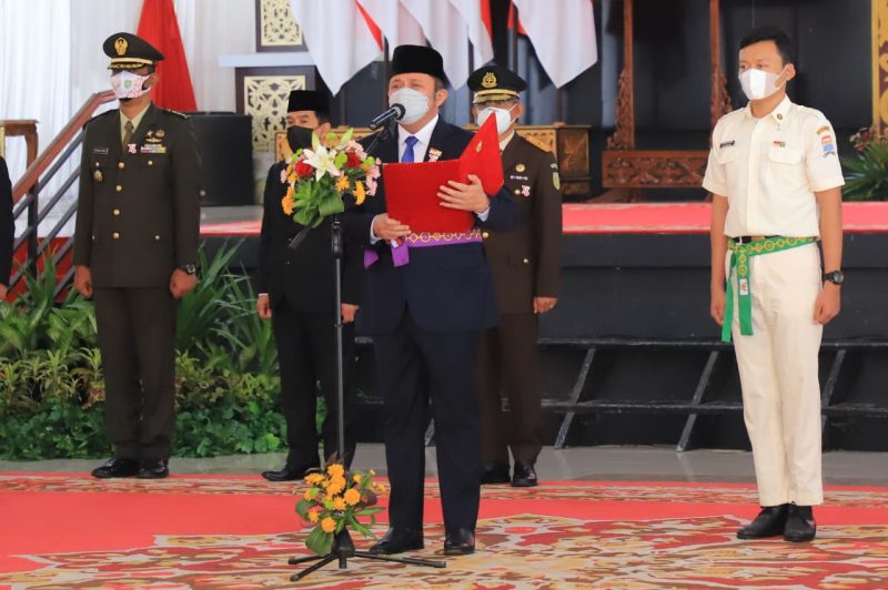 Gubernur Sumsel H Herman Deru mengukuhkan langsung Pasukan Pengibar Bendera Pusaka (Paskibraka) Peringatan HUT RI ke-76 tahun, bertempat di Griya Agung Palembang, Jumat (13/8). 