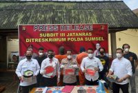 Konfrensi Pers Subdit III Jatanras Polda Sumsel terkait Penggrebekan Areana Judi Sabung Ayam di OKI
