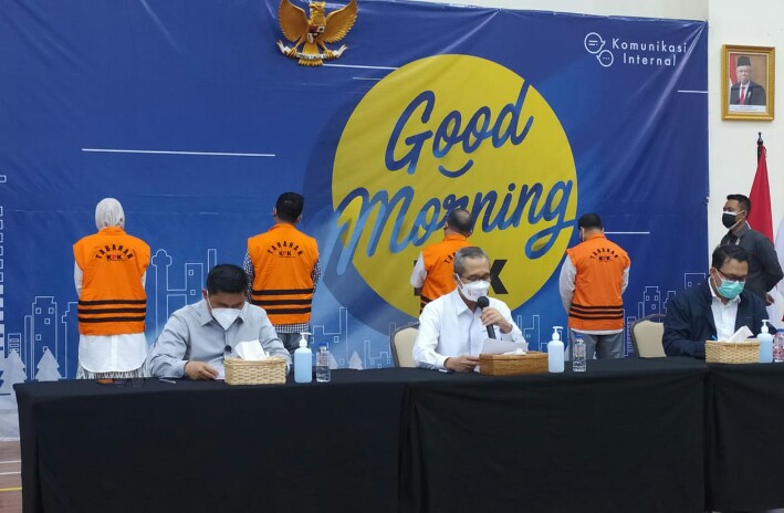 Konfrensi Pers Terkait OTT Probolinggo