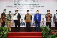 Gubernur Sumatera Selatan (Sumsel) H Herman Deru mengajak Pengurus Himpunan Mahasiswa Islam (HMI) Cabang Palembang ikut serta dalam penyaluran Bantuan Sosial (Bansos) yang diperuntukan bagi 1000 Kepala Keluarga (KK) yang terdampak pandemi COVID-19 di wilayah Sumsel.