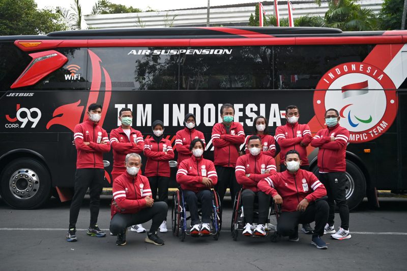 Tim para atletik dan Ketua NPC Indonesia Senny Marbun bertolak menuju Tokyo pada Jumat (20/8)