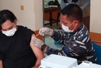 Vaksinasi COVID-19 dosis ke-2 di BK Lanal Palembang, Jumat (13/8)