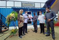 Pangkalan TNI Angkatan Laut (Lanal) Palembang bekerjasama dengan PT Pusri resmikan Rumah Pintar, guna mencerdaskan anak-anak Maritim di pesisir sungai Musi, yang berlokasi di Pos Pengamat AL 1 Ilir Palembang, Jum'at (27/08/2021). (Photo: Suherman)