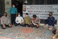 Dengan keprihatinan mendalam itulah Polda Sumsel menyalurkan bantuan satu ton beras bagi warga tak mampu.