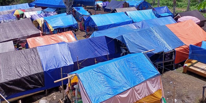 Pascagempa M5,8 di Kabupaten Tojo Una-Una, masyarakat memilih untuk bertahan di tempat pengungsian