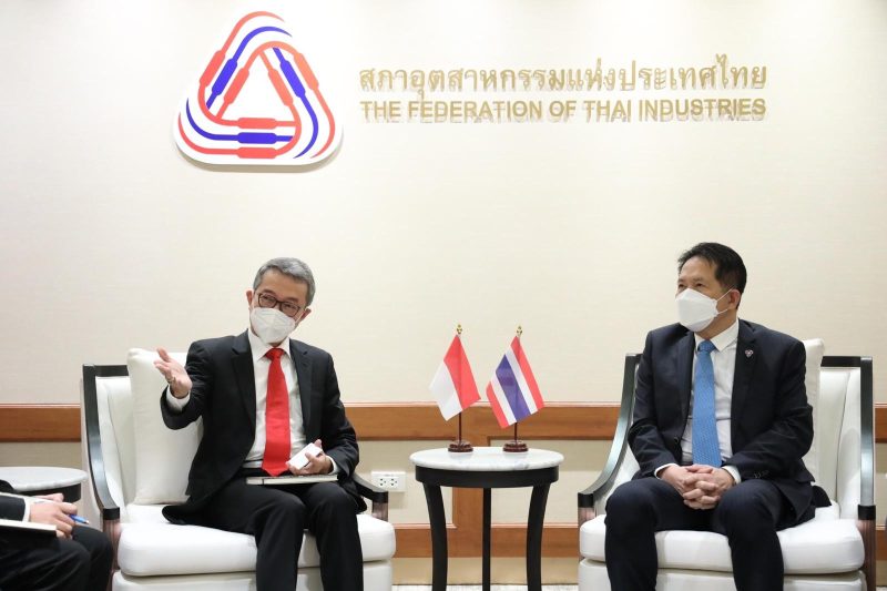 Pertemuan Duta Besar Indonesia untuk Thailand, Rachmat Budiman bersama Ketua Federation of Thai Industries (FTI)