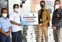 PT Bukit Asam Tbk salurkan CSR ke pada Pemprov Sumsel menerima 14 ton beras dan Pemkab Muara Enim 10 ton beras yang telah diterima belum lama ini. Sedangkan, pada Kamis 2 September 2021, juga dilakukan serah terima bantuan beras di Mapolres Muara Enim sebanyak 10 ton dan di Kantor Camat Lawang Kidul sebanyak 10 ton dengan berat masing-masing 5 kilogram per karung