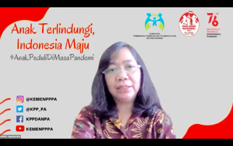 Deputi Bidang Pemenuhan Hak Anak Kemen PPPA, Agustina Erni dalam Rapat Koordinasi Informasi Layak Anak Wilayah II