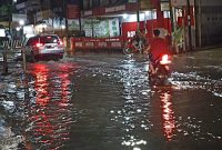 Genangan Air pasca Hujan pada Rabu 29 September 2021, malam [Photo Abror Vandozer]