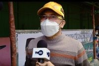 Ketua PGRI Sumsel Ahmad Zulinto saat diwawancarai awak media di tempat gelaran Lomba Mancing Mania di Pemancingan Aini.