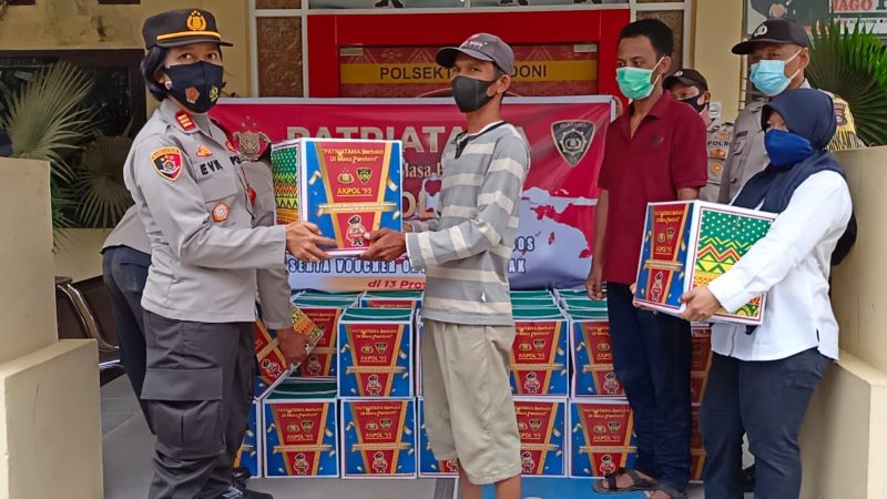 Polsek Kalidoni Salurkan Bansos Akpol 95 Patriatama untuk Masyarakat