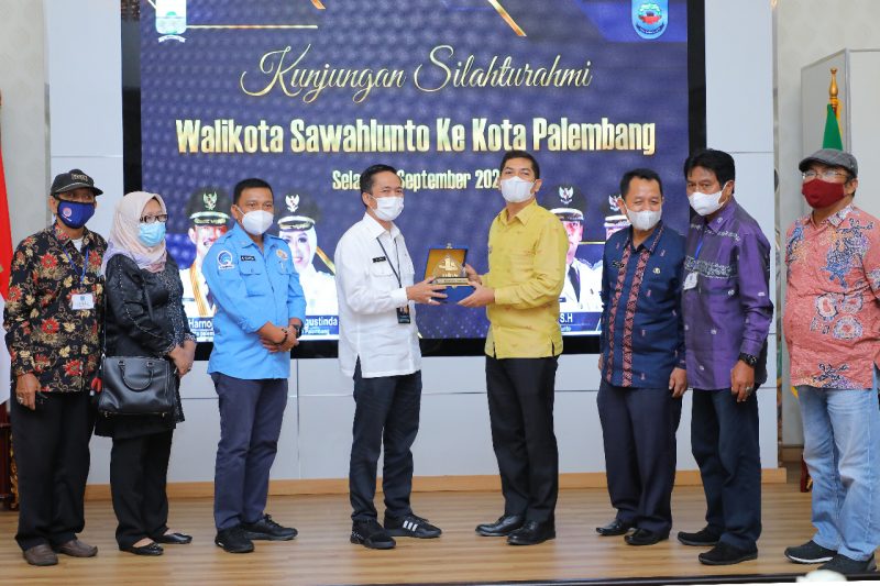 Kunjungan Walikota Sawah Lunto, Deri Asta disambut hangat oleh Walikota Palembang H Harnojoyo melalui Sekda Drs Ratu Dewa MSi