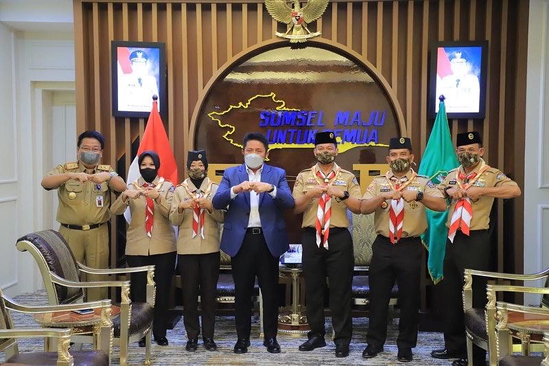 Gubernur Sumatera Selatan H Herman Deru yang juga sebagai Ketua Majelis Pembimbing Kwarda Gerakan Pramuka [Kamabida] Sumsel, mendukung kegiatan Pramuka Pelayaran Lingkar Nusantara [Pramuka Pelantara]. 