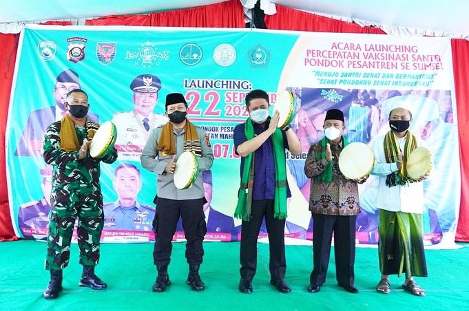 Herman Deru Fasilitasi Vaksinasi Seluruh Santri Ponpes di Sumsel