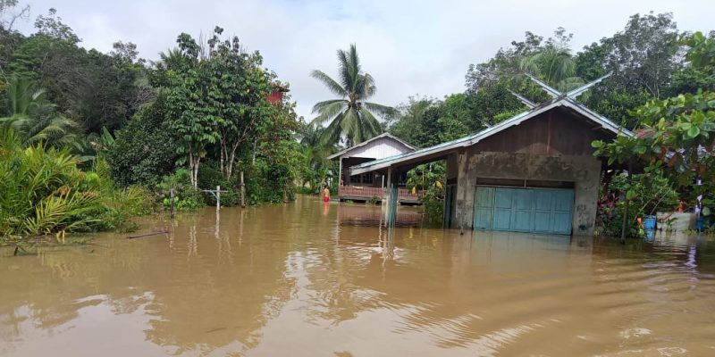 Kondisi terkini banjir yang melanda Kabupaten Gunung Mas, Provinsi Kalimantan Tengah, Sabtu (25:9)