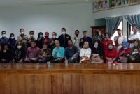  Kepolisian Daerah Sumatera Selatan (Polda Sumsel) kembali memberi satu ton beras yang disalurkan lewat Forum Palembang Bangkit (FPB).