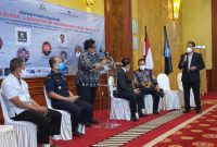 Acara pelantikan Kadin Logistik juga diisi dengan Dialog Publik Nasional yang mengangkat tema 'Ada Apa Dengan Biaya Logistik di Indonesia Yang Mahal ?'