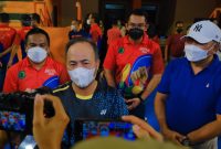 Sekretaris Daerah Muba Drs H Apriyadi MSi, saat membuka acara Kejuaraan Daerah Bulutangkis Bupati DRA CUP 2021, Senin (20/9/2021) di Gedung Olahraga Ranggonang Sekayu.