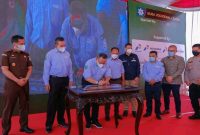 Bupati Muba Dr Dodi Reza Alex Noerdin Lic Econ MBA melakukan kegiatan Vendor Day yakni sosialisasi dan edukasi CIBD dan CSMS penunjang industri Tema “Pembekalan Pelaku Usaha Lokal [Vendor Lokal] dalam Menunjang Industri Hulu Migas dalam Wilayah Kabupaten Musi Banyuasin Tahun 2021, Senin [27/9/2021].