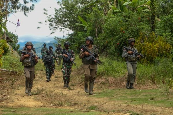 Polri masih memburu 4 daftar pencarian orang (DPO) teroris Mujahidin Indonesia Timur (MIT) Poso.